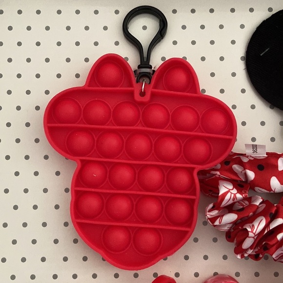 New Exclusive Collection Disney Minnie Mouse Deluxe Travel Accessory Set - Picture 11 of 13